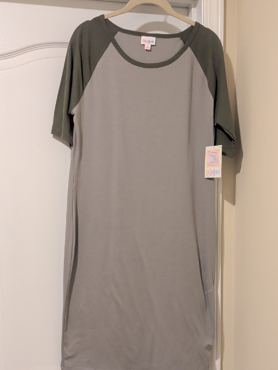 Nwt Lularoe Julia Two-Tone Raglan Dress - Gray Body With Olive Sleeves